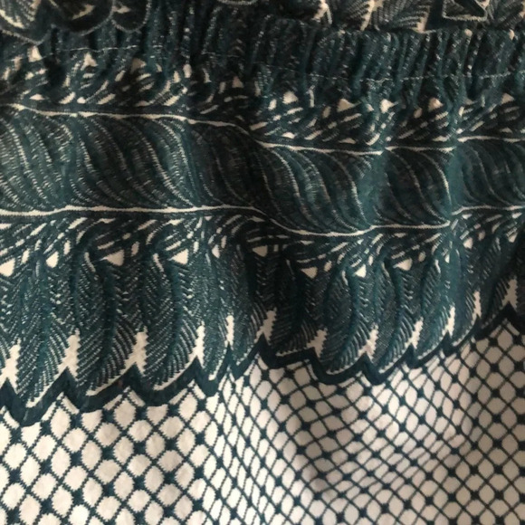 Red Carter teal and white embroidered crop top - Picture 7 of 11